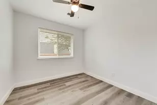 204 Hollywood Dr, Glenn Heights, TX 75154 - Photo 13