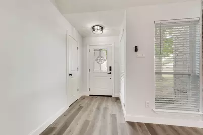 204 Hollywood Drive, Glenn Heights, TX 75154 - Photo 3