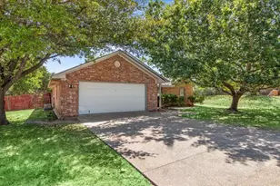 706 Rolling Hills Dr, Hewitt, TX 76643 - Photo 3