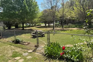 206 Ritchey St, Gainesville, TX 76240 - Photo 31