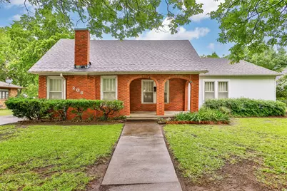 206 Ritchey Street, Gainesville, TX 76240 - Photo 1