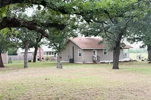704 E 20th St, Cisco, TX 76437 - Photo 5