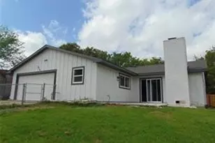 2918 Ashglen Dr, Garland, TX 75043 - Photo 3