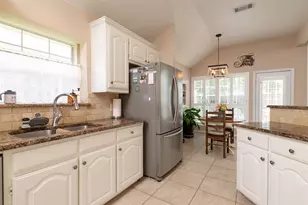 305 Chantilly Ct, Hurst, TX 76054 - Photo 17