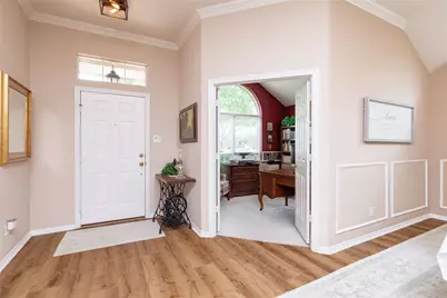 305 Chantilly Court, Hurst, TX 76054 - Photo 7