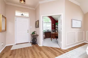 305 Chantilly Ct, Hurst, TX 76054 - Photo 7