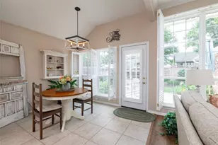 305 Chantilly Ct, Hurst, TX 76054 - Photo 21