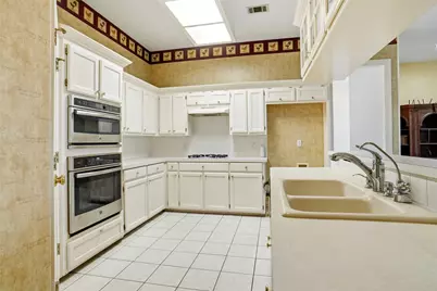 1620 Oak Creek Drive, Hurst, TX 76054 - Photo 7