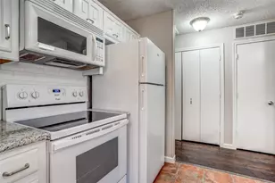 2124 Artherfield Dr, Carrollton, TX 75006 - Photo 9
