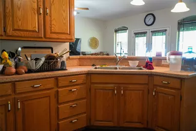 404 E Oakdale Street, Keene, TX 76059 - Photo 7