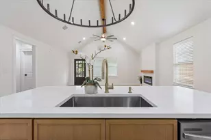 924 Church Ave, Waco, TX 76706 - Photo 11