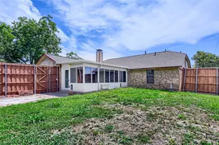 1701 Paxton Dr, Carrollton, TX 75007 - Photo 27