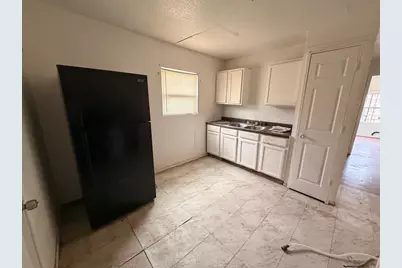 1720 E Arlington Avenue, Fort Worth, TX 76104 - Photo 5