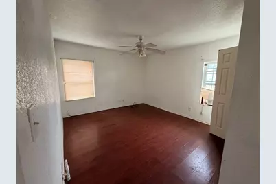 1720 E Arlington Avenue, Fort Worth, TX 76104 - Photo 11