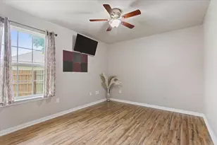 605 Powers St, Lacy Lakeview, TX 76705 - Photo 17