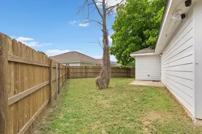 605 Powers Street, Lacy Lakeview, TX 76705 - Photo 19