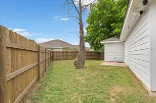 605 Powers St, Lacy Lakeview, TX 76705 - Photo 19