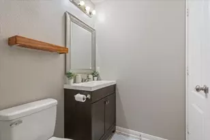 605 Powers St, Lacy Lakeview, TX 76705 - Photo 13
