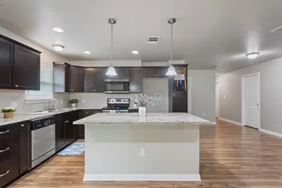 605 Powers Street, Lacy Lakeview, TX 76705 - Photo 7