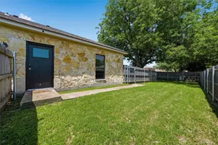 221 Gurley Ln, Waco, TX 76706 - Photo 23