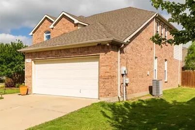 1016 Pebblecreek Drive, Burleson, TX 76028 - Photo 3