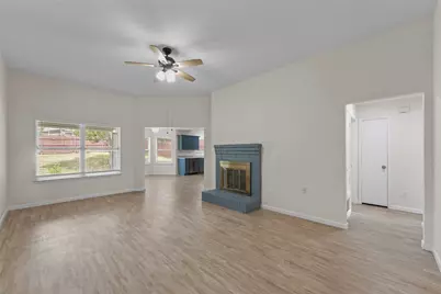 4809 Maryannes Meadow Drive, Lake Worth, TX 76135 - Photo 5