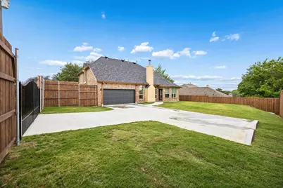 1300 Edgewood Court, Carrollton, TX 75007 - Photo 35