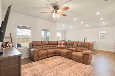 513 Jameson Street, Springtown, TX 76082 - Photo 9