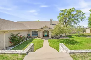 2700 Solar Ct, Granbury, TX 76049 - Photo 3