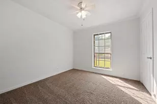 657 Sue Ann Ln, Burleson, TX 76028 - Photo 9