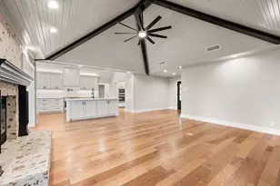 2335 Los Robles St, Grapevine, TX 76051 - Photo 5