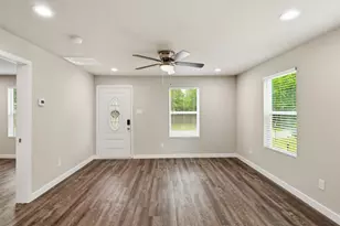 1618 Cleveland St, Greenville, TX 75401 - Photo 3