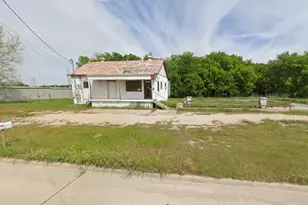 1340 N Dixon St, Gainesville, TX 76240 - Photo 1