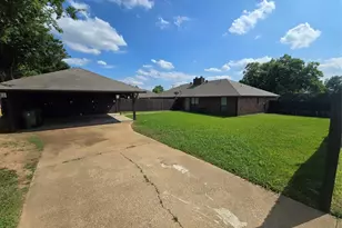 7451 N College Cir, North Richland Hills, TX 76180 - Photo 17