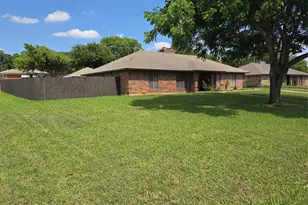 7451 N College Cir, North Richland Hills, TX 76180 - Photo 19