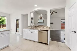 7105 Fieldstone Dr, Frisco, TX 75034 - Photo 5