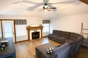 421 Arnold Ave, Burleson, TX 76028 - Photo 3