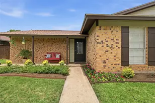 2137 Village Green Dr, Garland, TX 75044 - Photo 3