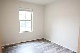 802 S 5th St, Bonham, TX 75418 - Photo 23