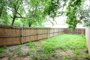 802 S 5th St, Bonham, TX 75418 - Photo 25