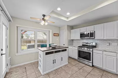 2035 Clearwater Trail, Carrollton, TX 75010 - Photo 11