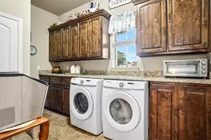 124 Carnes Ct, Springtown, TX 76082 - Photo 17