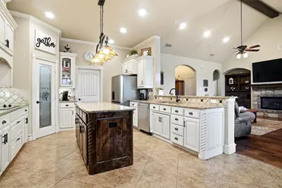 124 Carnes Court, Springtown, TX 76082 - Photo 13