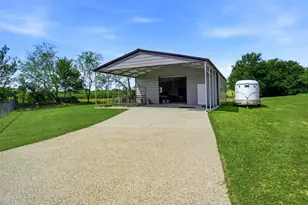 124 Carnes Ct, Springtown, TX 76082 - Photo 35