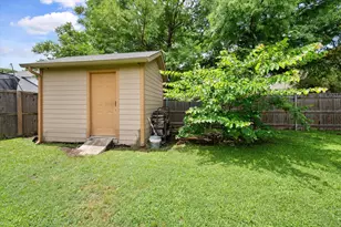 2300 Eden Green Dr, Arlington, TX 76001 - Photo 31