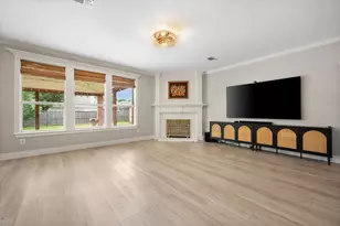 2300 Eden Green Dr, Arlington, TX 76001 - Photo 11