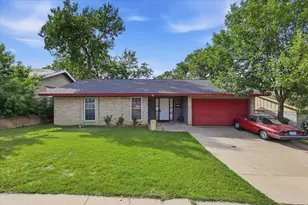 1839 Sherwood Ln, Carrollton, TX 75006 - Photo 1