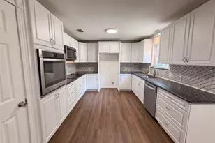 1014 Yvonne Dr, Joshua, TX 76058 - Photo 5