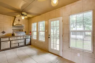 1480 Fox Ln, Burleson, TX 76028 - Photo 9