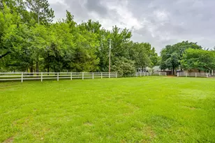 1480 Fox Ln, Burleson, TX 76028 - Photo 31